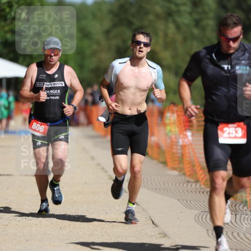 07.09.2025 - 19. Norderstedt Triathlon Michael Strokosch http://msf.ph/oto/8762411 07.09.2025 12:08:51 Laufen 185, 253, 806, 1244 meine-sportfotos.de