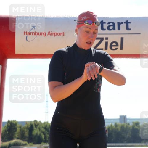 07.09.2025 - 19. Norderstedt Triathlon Luisa Fischer http://msf.ph/oto/8762414 07.09.2025 14:27:11 Schwimmen 390 meine-sportfotos.de