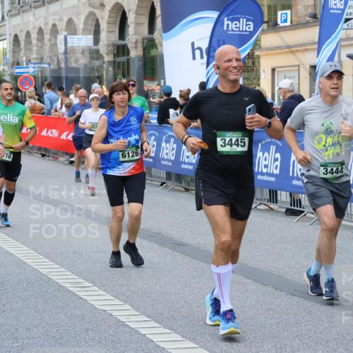 07.09.2025 - BARMER Alsterlauf Strokosch-Dieckow http://msf.ph/oto/8762450 07.09.2025 10:12:24 Ziel 2041, 2432, 2462, 2649, 3182, 3448, 3486, 3880, 3973, 4100, 4136, 4175, 4280, 4397, 4789, 4792, 4852, 5732, 5865, 5897, 5919, 8046, 8058, 8060, 8061, 8125, 8357 meine-sportfotos.de