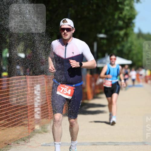 07.09.2025 - 19. Norderstedt Triathlon Michael Strokosch http://msf.ph/oto/8762478 07.09.2025 12:56:38 Laufen 754, 816, 1243, 1373 meine-sportfotos.de