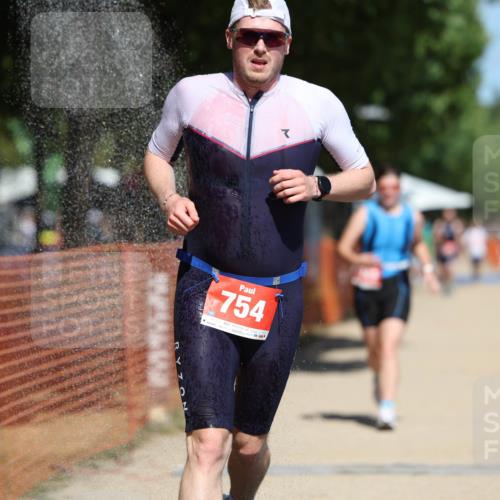 07.09.2025 - 19. Norderstedt Triathlon Michael Strokosch http://msf.ph/oto/8762504 07.09.2025 12:56:39 Laufen 754, 1243, 1373 meine-sportfotos.de