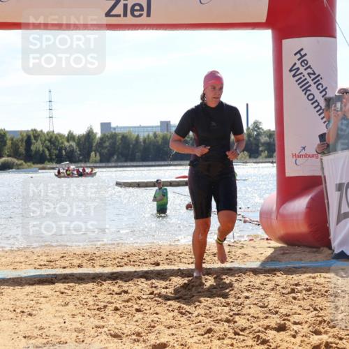 07.09.2025 - 19. Norderstedt Triathlon Luisa Fischer http://msf.ph/oto/8762531 07.09.2025 14:28:47 Schwimmen 387 meine-sportfotos.de