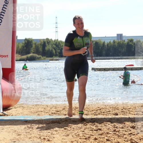 07.09.2025 - 19. Norderstedt Triathlon Luisa Fischer http://msf.ph/oto/8762577 07.09.2025 14:31:44 Schwimmen 1482 meine-sportfotos.de