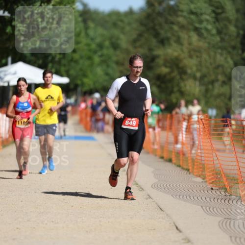 07.09.2025 - 19. Norderstedt Triathlon Michael Strokosch http://msf.ph/oto/8762591 07.09.2025 12:09:12 Laufen 228, 849, 1189 meine-sportfotos.de