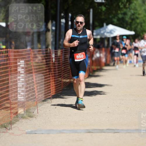 07.09.2025 - 19. Norderstedt Triathlon Michael Strokosch http://msf.ph/oto/8762593 07.09.2025 12:56:50 Laufen 156, 850 meine-sportfotos.de