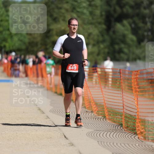 07.09.2025 - 19. Norderstedt Triathlon Michael Strokosch http://msf.ph/oto/8762626 07.09.2025 12:09:13 Laufen 228, 849, 1189 meine-sportfotos.de