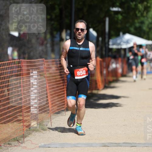 07.09.2025 - 19. Norderstedt Triathlon Michael Strokosch http://msf.ph/oto/8762627 07.09.2025 12:56:51 Laufen 156, 169, 850 meine-sportfotos.de
