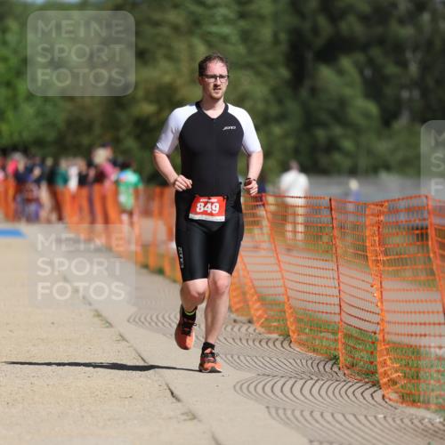 07.09.2025 - 19. Norderstedt Triathlon Michael Strokosch http://msf.ph/oto/8762629 07.09.2025 12:09:13 Laufen 228, 849, 1189 meine-sportfotos.de
