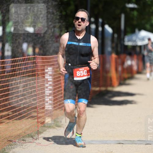 07.09.2025 - 19. Norderstedt Triathlon Michael Strokosch http://msf.ph/oto/8762658 07.09.2025 12:56:52 Laufen 156, 169, 850 meine-sportfotos.de