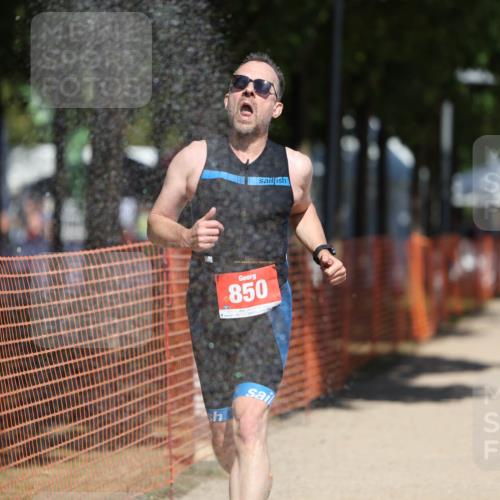 07.09.2025 - 19. Norderstedt Triathlon Michael Strokosch http://msf.ph/oto/8762664 07.09.2025 12:56:52 Laufen 156, 169, 850 meine-sportfotos.de