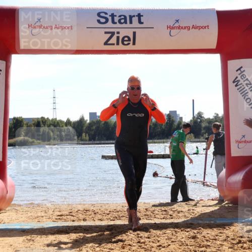 07.09.2025 - 19. Norderstedt Triathlon Luisa Fischer http://msf.ph/oto/8762741 07.09.2025 14:53:43 Schwimmen 956 meine-sportfotos.de