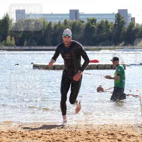 07.09.2025 - 19. Norderstedt Triathlon Luisa Fischer http://msf.ph/oto/8762767 07.09.2025 14:54:40 Schwimmen 1433 meine-sportfotos.de