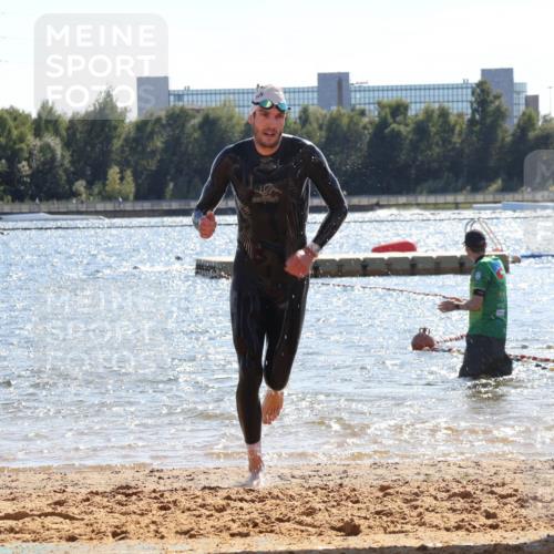 07.09.2025 - 19. Norderstedt Triathlon Luisa Fischer http://msf.ph/oto/8762779 07.09.2025 14:54:41 Schwimmen 1433 meine-sportfotos.de