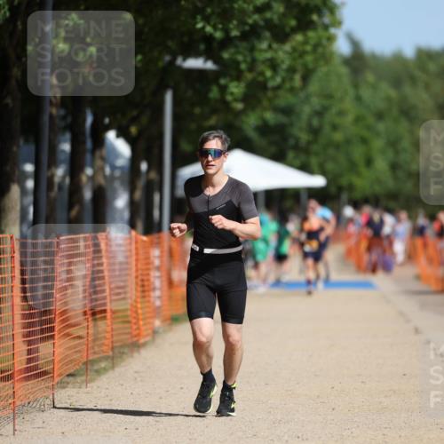 07.09.2025 - 19. Norderstedt Triathlon Michael Strokosch http://msf.ph/oto/8762797 07.09.2025 12:09:31 Laufen 859 meine-sportfotos.de