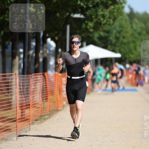 07.09.2025 - 19. Norderstedt Triathlon Michael Strokosch http://msf.ph/oto/8762808 07.09.2025 12:09:31 Laufen 859 meine-sportfotos.de