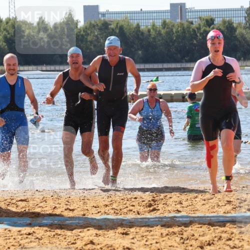 07.09.2025 - 19. Norderstedt Triathlon Luisa Fischer http://msf.ph/oto/8762811 07.09.2025 12:11:43 Schwimmen 159, 175, 187, 304, 750, 1221, 1337, 1360, 1374, 1385, 1391 meine-sportfotos.de