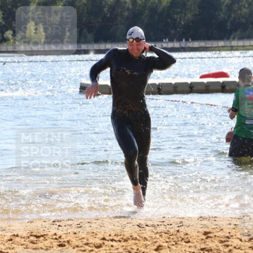 07.09.2025 - 19. Norderstedt Triathlon Luisa Fischer http://msf.ph/oto/8762822 07.09.2025 14:55:25 Schwimmen 402 meine-sportfotos.de
