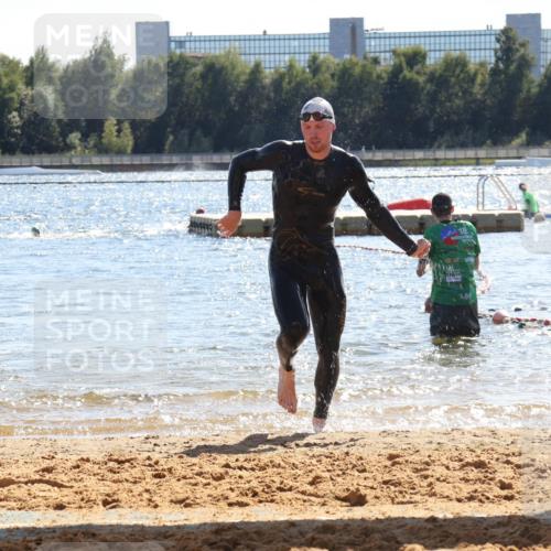 07.09.2025 - 19. Norderstedt Triathlon Luisa Fischer http://msf.ph/oto/8762831 07.09.2025 14:55:26 Schwimmen 402 meine-sportfotos.de