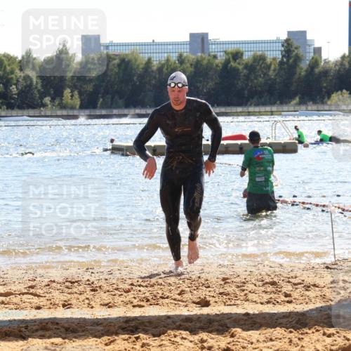07.09.2025 - 19. Norderstedt Triathlon Luisa Fischer http://msf.ph/oto/8762840 07.09.2025 14:55:26 Schwimmen 402 meine-sportfotos.de