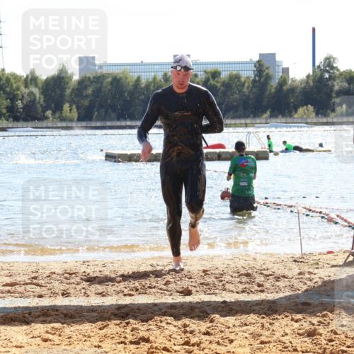 07.09.2025 - 19. Norderstedt Triathlon Luisa Fischer http://msf.ph/oto/8762848 07.09.2025 14:55:27 Schwimmen 402 meine-sportfotos.de