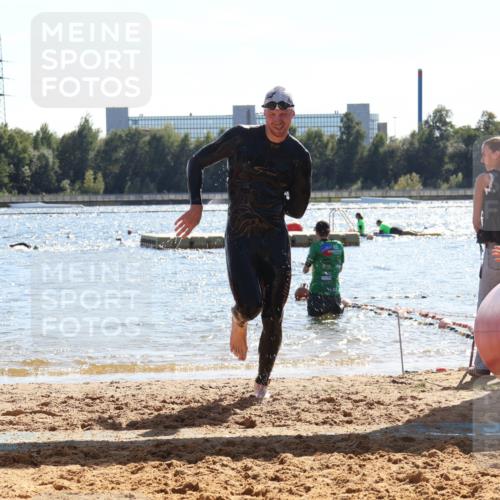 07.09.2025 - 19. Norderstedt Triathlon Luisa Fischer http://msf.ph/oto/8762856 07.09.2025 14:55:27 Schwimmen 402 meine-sportfotos.de