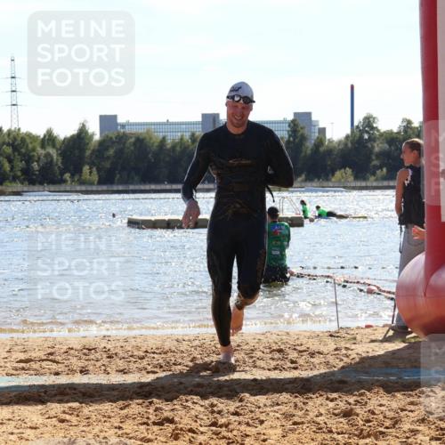 07.09.2025 - 19. Norderstedt Triathlon Luisa Fischer http://msf.ph/oto/8762860 07.09.2025 14:55:28 Schwimmen 402 meine-sportfotos.de