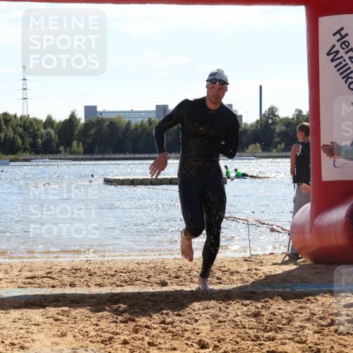 07.09.2025 - 19. Norderstedt Triathlon Luisa Fischer http://msf.ph/oto/8762861 07.09.2025 14:55:28 Schwimmen 402 meine-sportfotos.de
