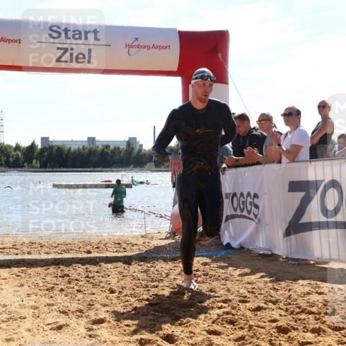 07.09.2025 - 19. Norderstedt Triathlon Luisa Fischer http://msf.ph/oto/8762878 07.09.2025 14:55:29 Schwimmen 402 meine-sportfotos.de