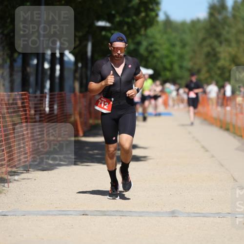 07.09.2025 - 19. Norderstedt Triathlon Michael Strokosch http://msf.ph/oto/8762948 07.09.2025 13:18:42 Laufen 712 meine-sportfotos.de
