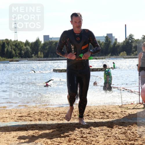 07.09.2025 - 19. Norderstedt Triathlon Luisa Fischer http://msf.ph/oto/8762949 07.09.2025 14:56:11 Schwimmen 431, 1526 meine-sportfotos.de