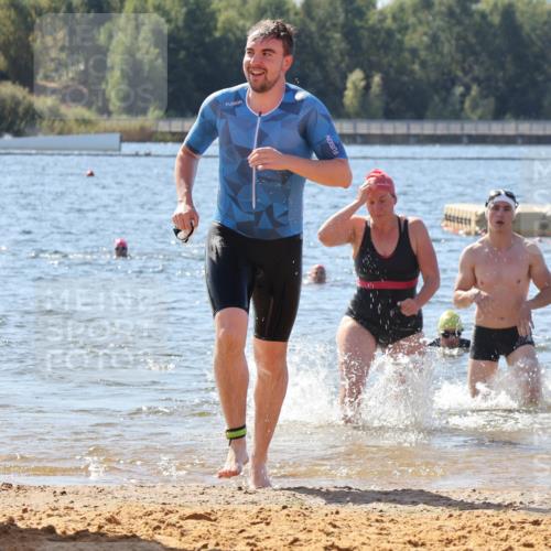 07.09.2025 - 19. Norderstedt Triathlon Luisa Fischer http://msf.ph/oto/8762955 07.09.2025 12:12:14 Schwimmen 153, 305, 853, 1295 meine-sportfotos.de