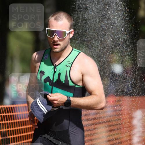 07.09.2025 - 19. Norderstedt Triathlon Michael Strokosch http://msf.ph/oto/8762964 07.09.2025 12:09:40 Laufen 1195, 1383 meine-sportfotos.de