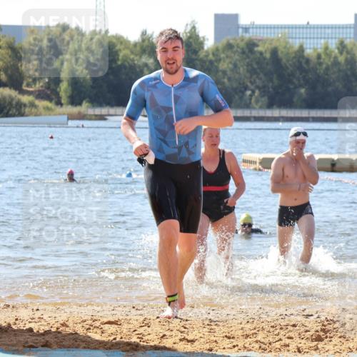 07.09.2025 - 19. Norderstedt Triathlon Luisa Fischer http://msf.ph/oto/8762967 07.09.2025 12:12:15 Schwimmen 153, 305, 853, 1295 meine-sportfotos.de