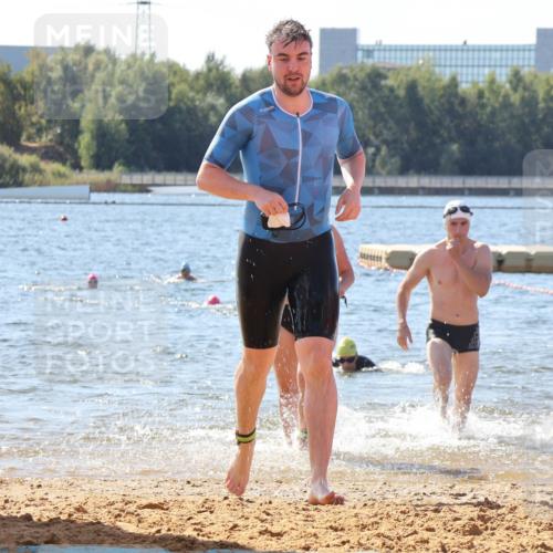 07.09.2025 - 19. Norderstedt Triathlon Luisa Fischer http://msf.ph/oto/8762973 07.09.2025 12:12:15 Schwimmen 153, 305, 853, 1295 meine-sportfotos.de