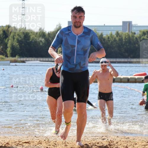 07.09.2025 - 19. Norderstedt Triathlon Luisa Fischer http://msf.ph/oto/8762993 07.09.2025 12:12:16 Schwimmen 153, 305, 853, 1295 meine-sportfotos.de