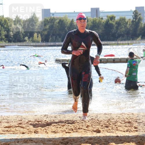 07.09.2025 - 19. Norderstedt Triathlon Luisa Fischer http://msf.ph/oto/8763001 07.09.2025 14:56:25 Schwimmen 1526, 1532, 1537 meine-sportfotos.de