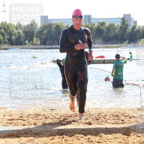 07.09.2025 - 19. Norderstedt Triathlon Luisa Fischer http://msf.ph/oto/8763009 07.09.2025 14:56:25 Schwimmen 1526, 1532, 1537 meine-sportfotos.de