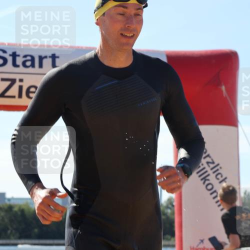 07.09.2025 - 19. Norderstedt Triathlon Luisa Fischer http://msf.ph/oto/8763038 07.09.2025 12:12:30 Schwimmen 214, 305, 1295 meine-sportfotos.de