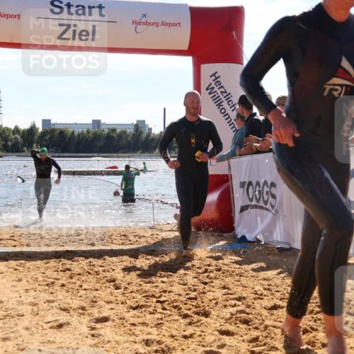07.09.2025 - 19. Norderstedt Triathlon Luisa Fischer http://msf.ph/oto/8763051 07.09.2025 14:56:28 Schwimmen 1403, 1532, 1537 meine-sportfotos.de