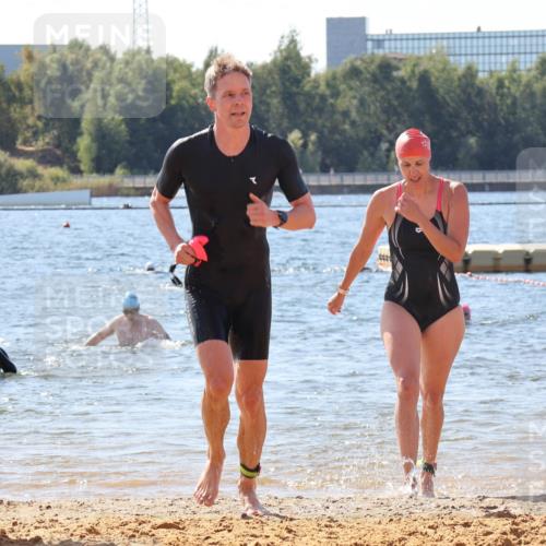 07.09.2025 - 19. Norderstedt Triathlon Luisa Fischer http://msf.ph/oto/8763055 07.09.2025 12:12:47 Schwimmen 1321, 1328 meine-sportfotos.de