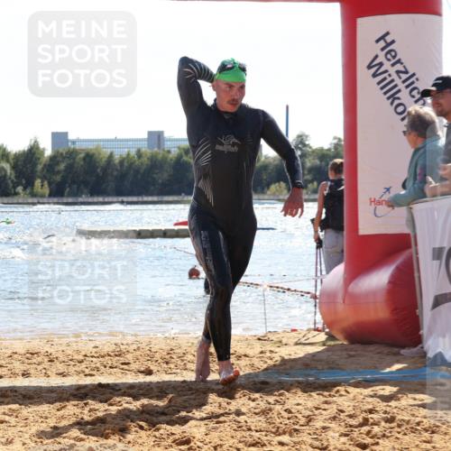 07.09.2025 - 19. Norderstedt Triathlon Luisa Fischer http://msf.ph/oto/8763076 07.09.2025 14:56:31 Schwimmen 1403, 1532, 1537 meine-sportfotos.de