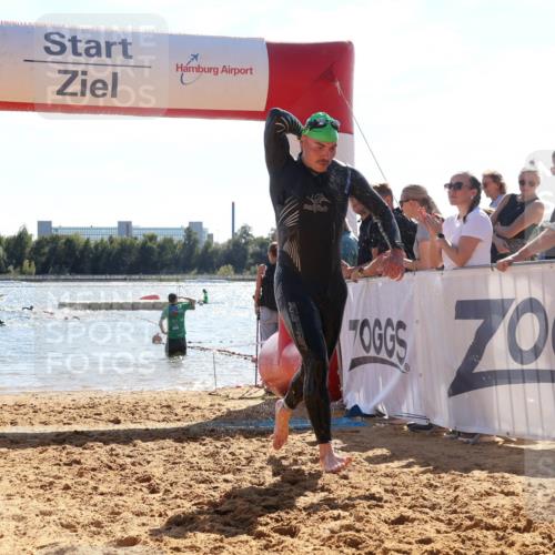 07.09.2025 - 19. Norderstedt Triathlon Luisa Fischer http://msf.ph/oto/8763084 07.09.2025 14:56:32 Schwimmen 1403, 1532, 1537 meine-sportfotos.de
