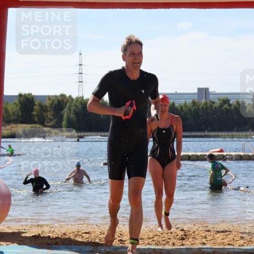 07.09.2025 - 19. Norderstedt Triathlon Luisa Fischer http://msf.ph/oto/8763087 07.09.2025 12:12:49 Schwimmen 1321, 1328 meine-sportfotos.de