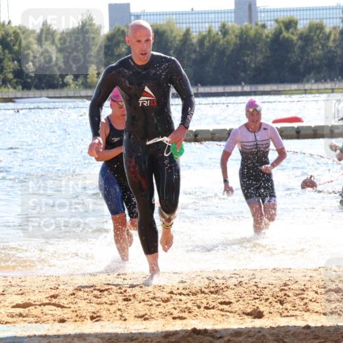 07.09.2025 - 19. Norderstedt Triathlon Luisa Fischer http://msf.ph/oto/8763097 07.09.2025 14:56:56 Schwimmen 416, 940, 946 meine-sportfotos.de