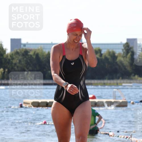 07.09.2025 - 19. Norderstedt Triathlon Luisa Fischer http://msf.ph/oto/8763099 07.09.2025 12:12:51 Schwimmen 1321, 1328 meine-sportfotos.de