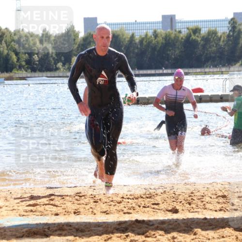 07.09.2025 - 19. Norderstedt Triathlon Luisa Fischer http://msf.ph/oto/8763106 07.09.2025 14:56:56 Schwimmen 416, 940, 946 meine-sportfotos.de
