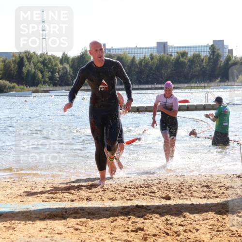 07.09.2025 - 19. Norderstedt Triathlon Luisa Fischer http://msf.ph/oto/8763111 07.09.2025 14:56:57 Schwimmen 416, 940, 946 meine-sportfotos.de