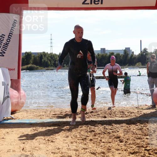 07.09.2025 - 19. Norderstedt Triathlon Luisa Fischer http://msf.ph/oto/8763128 07.09.2025 14:56:58 Schwimmen 416, 940, 946 meine-sportfotos.de