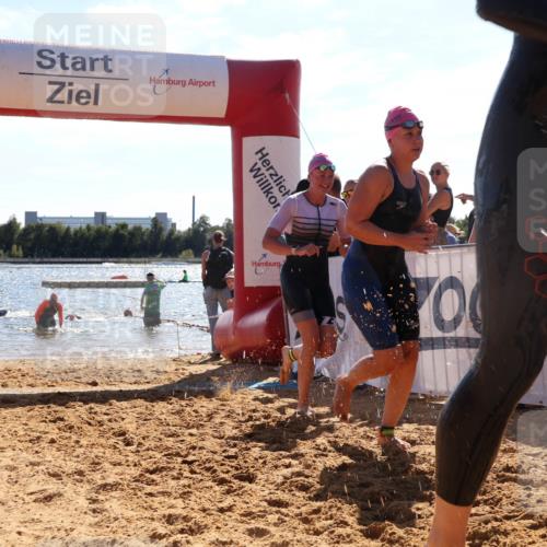 07.09.2025 - 19. Norderstedt Triathlon Luisa Fischer http://msf.ph/oto/8763153 07.09.2025 14:57:00 Schwimmen 416, 940, 946 meine-sportfotos.de
