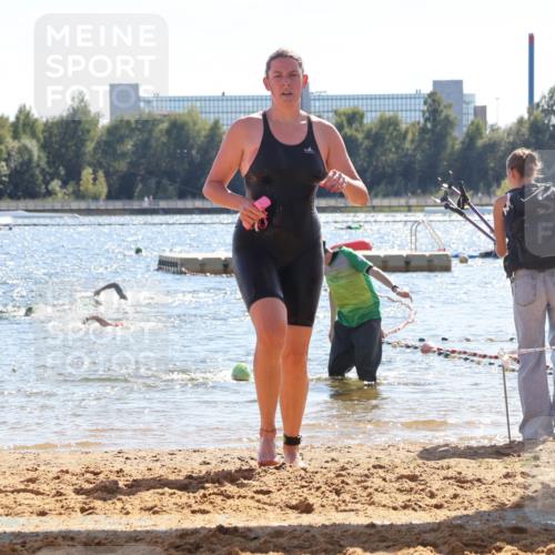 07.09.2025 - 19. Norderstedt Triathlon Luisa Fischer http://msf.ph/oto/8763213 07.09.2025 14:58:06 Schwimmen 949 meine-sportfotos.de